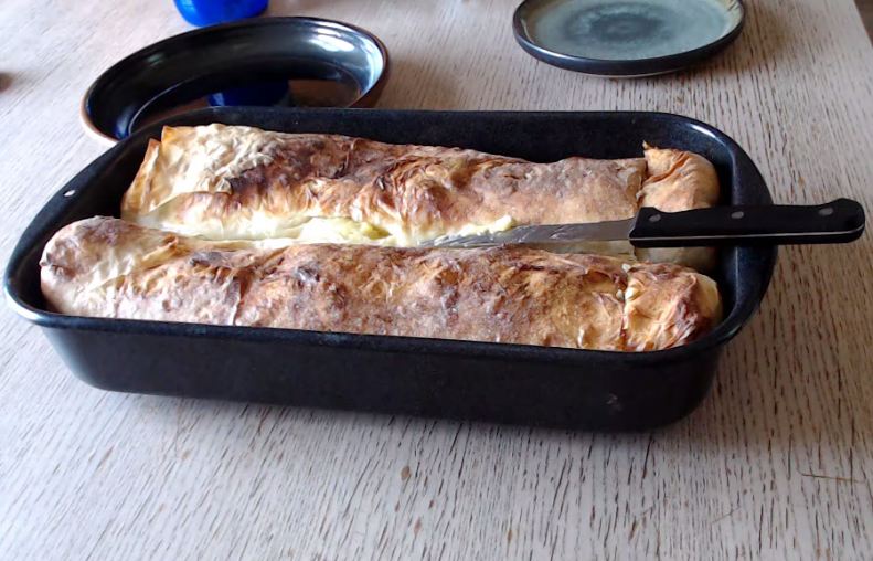 Pita sa belim mesom i pečurkama